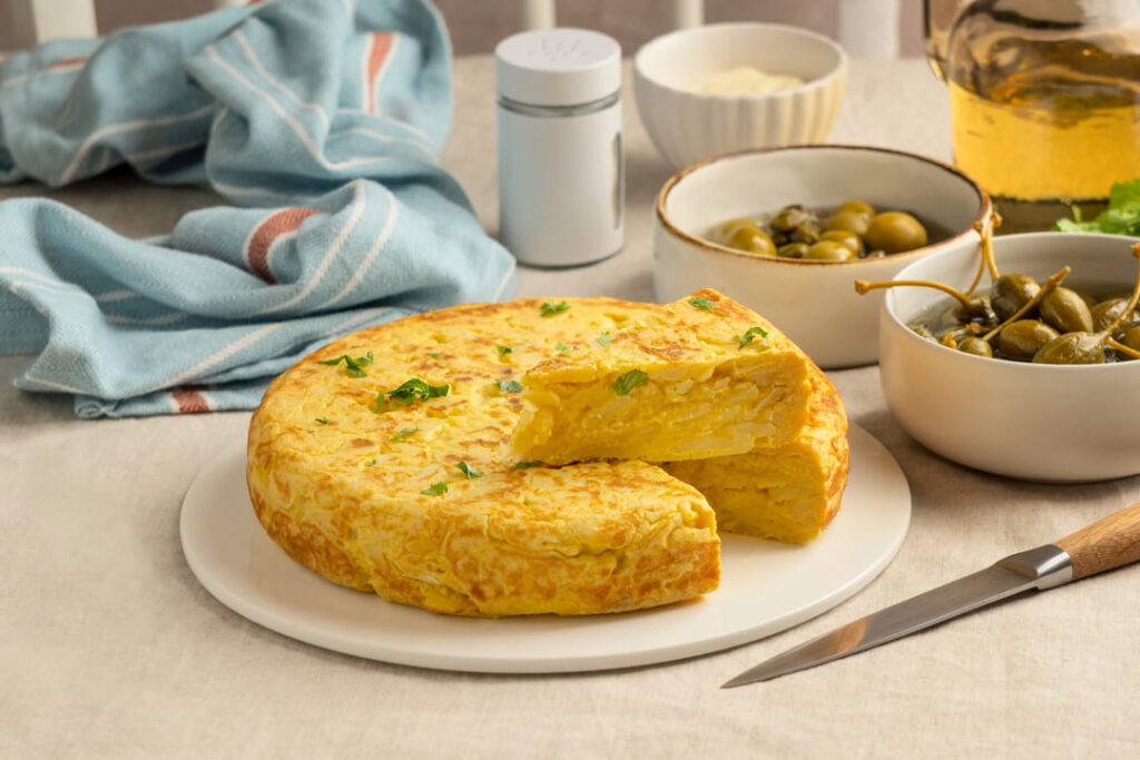 Una tortilla española como idea de receta para el día del padre.