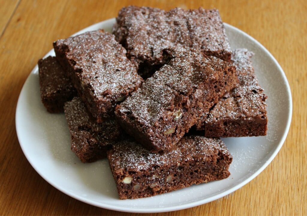 Unos brownies listos para consumir.