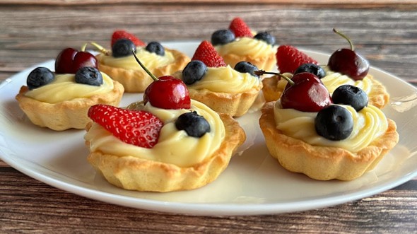 Tartaletas con crema pastelera y fruta